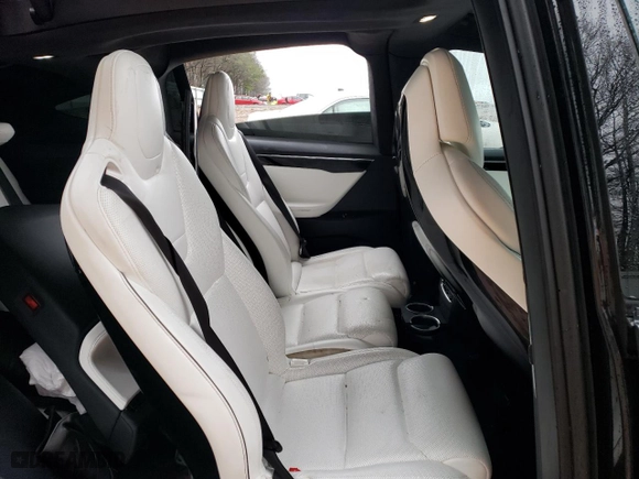 2016 Tesla Model X 70D with VIN 5YJXCAE25GF010816, listed as a Copart auction lot 39101783 with 88,461 mi miles. Bid and sale history available at carsss.com. Image 10.