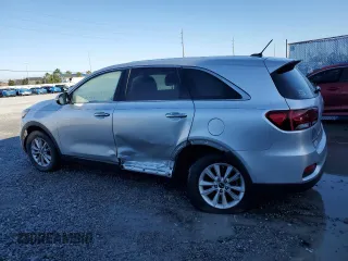2019 Kia Sorento LX with VIN 5XYPG4A30KG453588, listed as a Copart auction lot 48897195 with 306,106 mi miles and Salvage Title. Bid and sale history available at carsss.com. Image 2.