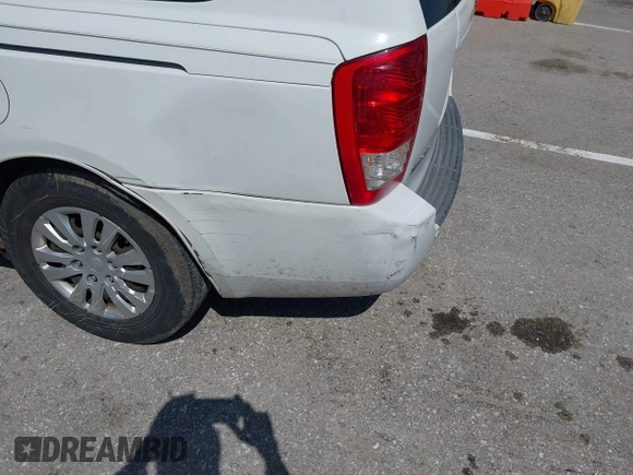 2011 Kia Sedona LX with VIN KNDMG4C79B6409885, listed as a IAAI auction lot 41971702 with 374,233 mi miles. Bid and sale history available at carsss.com. Image 6.
