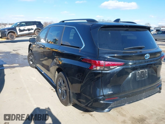2024 Toyota Sienna XSE with VIN 5TDXSKFC1RS138680, listed as a IAAI auction lot 41640585 with 46,536 mi miles. Bid and sale history available at carsss.com. Image 3.