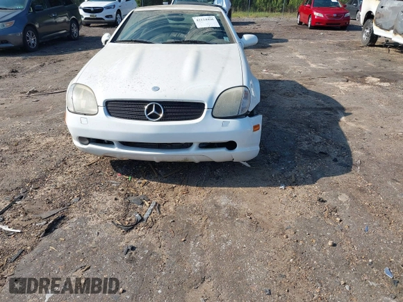 1999 Mercedes-Benz SLK-Class with VIN WDBKK47F1XF086364, listed as a IAAI auction lot 42124466 with 177,104 mi miles. Bid and sale history available at carsss.com. Image 11.