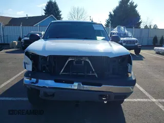2005 Chevrolet Silverado 1500HD LT z VIN 1GCGK13U45F830143, wystawiony jako IAAI lot #41424683 z przebiegiem 141 881 mil mil oraz . Historia ofert i sprzedaży dostępna na DreamBid. Obrazek 13.