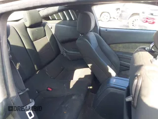 2014 Ford Mustang V6 z VIN 1ZVBP8AM2E5262050, wystawiony jako IAAI lot #42600638 z przebiegiem 208 708 mil mil oraz . Historia ofert i sprzedaży dostępna na DreamBid. Obrazek 8.