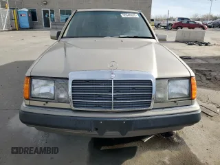 1990 Mercedes-Benz 300 E z VIN WDBEA30D8LB117873, wystawiony jako Copart lot #50346635 z przebiegiem 171 434 mil mil oraz Czysty tytuł • Clean title. Historia ofert i sprzedaży dostępna na DreamBid. Obrazek 5.
