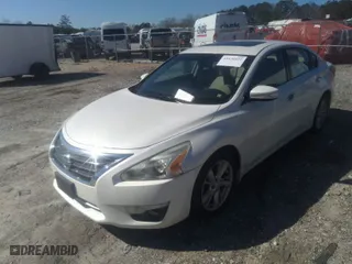 2015 Nissan Altima 2.5 SL with VIN 1N4AL3AP1FN379939, listed as a IAAI auction lot 41630425 with 161,041 mi miles. Bid and sale history available at carsss.com. Image 2.