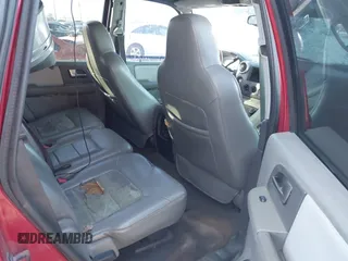 2004 Ford Expedition Special Service with VIN 1FMFU16L34LB23913, listed as a IAAI auction lot 41356774 with 314,079 mi miles. Bid and sale history available at carsss.com. Image 8.