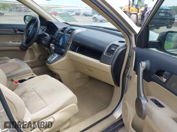 2008 Honda CR-V LX z VIN JHLRE38398C031592, wystawiony jako IAAI lot #42383888 z przebiegiem 247 121 mil mil oraz . Historia ofert i sprzedaży dostępna na DreamBid. Obrazek 5.