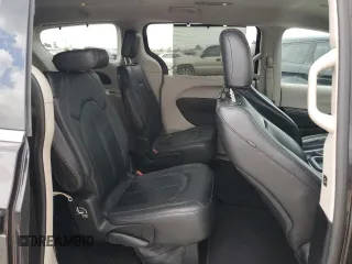 2017 Chrysler Pacifica Touring L z VIN 2C4RC1BG9HR560678, wystawiony jako Copart lot #55420305 z przebiegiem 137 577 mil mil oraz Szkoda całkowita • Salvage title. Historia ofert i sprzedaży dostępna na DreamBid. Obrazek 11.