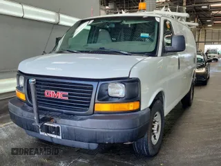 2007 GMC Savana Cargo z VIN 1GTGG25V071192874, wystawiony jako IAAI lot #42556174 z przebiegiem 178 172 mil mil oraz . Historia ofert i sprzedaży dostępna na DreamBid. Obrazek 1.