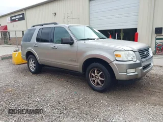 2008 Ford Explorer XLT z VIN 1FMEU73E88UA03948, wystawiony jako IAAI lot #42431950 z przebiegiem 210 050 mil mil oraz . Historia ofert i sprzedaży dostępna na DreamBid. Obrazek 1.