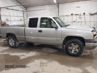 2005 Chevrolet Silverado 1500 Z71 with VIN 1GCEK19Z55Z148705, listed as a IAAI auction lot 42084628 with 217,172 mi miles. Bid and sale history available at carsss.com. Image 13.