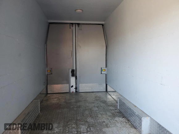 2018 Ford Transit с VIN 1FTBW3XMXJKB40404, выставлен на аукционе Copart как лот 50774585 с пробегом Не указан миль и Списание • Salvage title. История ставок и продаж доступна на DreamBid. Изображение 10.