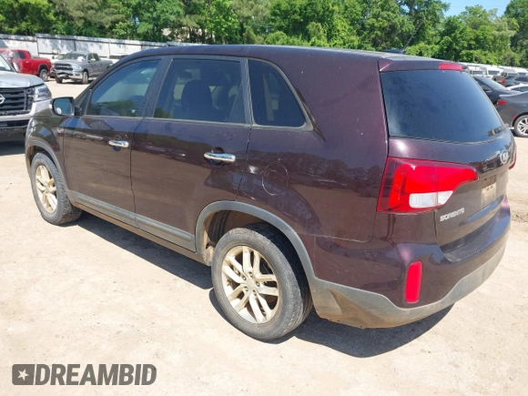 2015 Kia Sorento LX with VIN 5XYKT3A68FG619839, listed as a IAAI auction lot 42049866 with 215,471 mi miles. Bid and sale history available at carsss.com. Image 3.