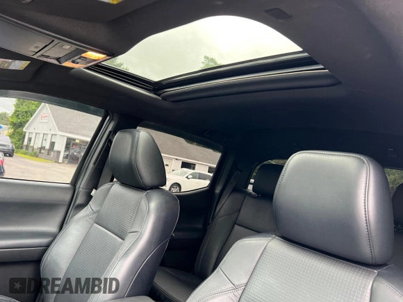2022 Toyota Tacoma Limited with VIN 3TMGZ5AN7NM458988, listed as a Copart auction lot 65398105 with 32,115 mi miles and Salvage title. Bid and sale history available at DreamBid. Image 10.