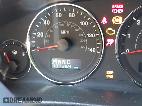 2007 Jeep Commander Sport z VIN 1J8HG48P47C550486, wystawiony jako IAAI lot #42208163 z przebiegiem 137 364 mil mil oraz . Historia ofert i sprzedaży dostępna na DreamBid. Obrazek 7.