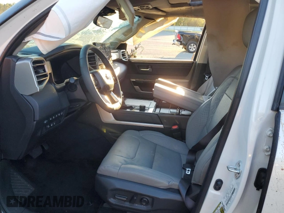 2024 Toyota Sequoia SR5 with VIN 7SVAAAAA5RX003159, listed as a Copart auction lot 80893094 with 17,581 mi miles and Salvage Title. Bid and sale history available at carsss.com. Image 7.