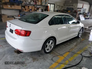 2013 Volkswagen Jetta TDI w/Premium with VIN 3VWLL7AJ0DM351270, listed as a Copart auction lot 71204324 with 91,075 mi miles and Salvage title. Bid and sale history available at DreamBid. Image 3.