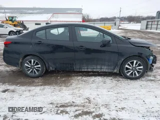 2021 Nissan Versa SV z VIN 3N1CN8EV4ML821650, wystawiony jako IAAI lot #41586242 z przebiegiem 106 508 mil mil oraz . Historia ofert i sprzedaży dostępna na DreamBid. Obrazek 13.