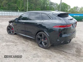 2022 Jaguar F-Pace SVR z VIN SADCZ2EE0NA702862, wystawiony jako IAAI lot #42129192 z przebiegiem 20 580 mil mil oraz . Historia ofert i sprzedaży dostępna na DreamBid. Obrazek 3.