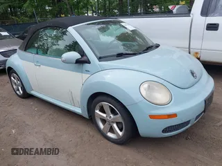 2010 Volkswagen Beetle with VIN 3VWRG3AL7AM010307, listed as a IAAI auction lot 42427150 with 154,244 mi miles and . Bid and sale history available at DreamBid. Image 1.