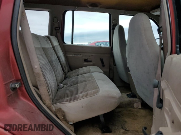 1992 Ford Explorer Eddie Bauer z VIN 1FMDU32X8NUB83368, wystawiony jako Copart lot #70852604 z przebiegiem 660 968 mil mil oraz Szkoda całkowita • Salvage title. Historia ofert i sprzedaży dostępna na DreamBid. Obrazek 11.
