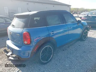 2016 MINI Countryman S with VIN WMWZC3C58GWT10084, listed as a IAAI auction lot 42093564 with 120,694 mi miles and . Bid and sale history available at DreamBid. Image 4.