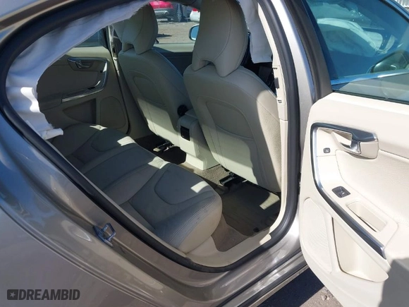 2014 Volvo S60 T5 with VIN YV1612FS8E1297431, listed as a IAAI auction lot 41876534 with 105,483 mi miles. Bid and sale history available at carsss.com. Image 8.
