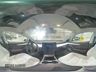2021 Tesla Model 3 Long Range z VIN 5YJ3E1EB8MF048996, wystawiony jako Copart lot #57501495 z przebiegiem 45 952 mil mil oraz Szkoda całkowita • Salvage title. Historia ofert i sprzedaży dostępna na DreamBid. Obrazek 14.