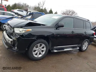 2011 Toyota Highlander with VIN 5TDZK3EHXBS032438, listed as a IAAI auction lot 41700739 with 210,295 mi miles. Bid and sale history available at carsss.com. Image 14.