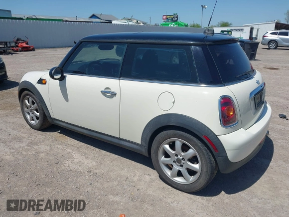2008 MINI Hardtop with VIN WMWMF33568TT61619, listed as a IAAI auction lot 41997172 with Not Provided miles and . Bid and sale history available at DreamBid. Image 3.