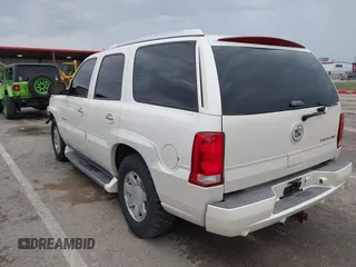 2005 Cadillac Escalade z VIN 1GYEK63N25R190908, wystawiony jako IAAI lot #41882135 z przebiegiem 243 333 mil mil oraz . Historia ofert i sprzedaży dostępna na DreamBid. Obrazek 3.