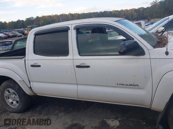 2014 Toyota Tacoma PreRunner with VIN 3TMJU4GN3EM162405, listed as a IAAI auction lot 40807077 with 103,298 mi miles. Bid and sale history available at carsss.com. Image 13.