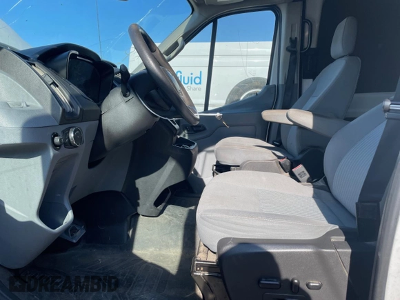 2018 Ford Transit z VIN 1FTYR1CG6JKA51628, wystawiony jako Copart lot #81991464 z przebiegiem 189 409 mil mil oraz Szkoda całkowita • Salvage title. Historia ofert i sprzedaży dostępna na DreamBid. Obrazek 7.