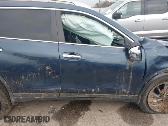 2015 Nissan Rogue SL z VIN 5N1AT2MVXFC853005, wystawiony jako IAAI lot #41480177 z przebiegiem Nie podano mil oraz . Historia ofert i sprzedaży dostępna na DreamBid. Obrazek 14.