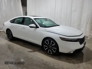 2024 Honda Accord Touring z VIN 1HGCY2F84RA035244, wystawiony jako Copart lot #55990055 z przebiegiem 8 414 mil mil oraz Szkoda całkowita • Salvage title. Historia ofert i sprzedaży dostępna na DreamBid. Obrazek 4.