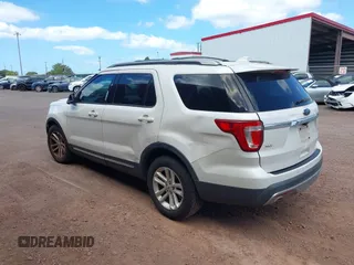 2016 Ford Explorer XLT with VIN 1FM5K7D87GGA58287, listed as a IAAI auction lot 41724911 with 137,086 mi miles and . Bid and sale history available at carsss.com. Image 3.
