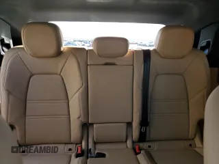 2022 Porsche Cayenne z VIN WP1BA2AY0NDA47808, wystawiony jako Copart lot #72619512 z przebiegiem 1 507 mil mil oraz . Historia ofert i sprzedaży dostępna na DreamBid. Obrazek 10.