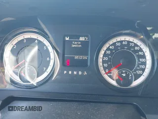2018 Ram 2500 Tradesman z VIN 3C6UR5CJ4JG275190, wystawiony jako IAAI lot #40623047 z przebiegiem 85 121 mil mil oraz . Historia ofert i sprzedaży dostępna na DreamBid. Obrazek 7.