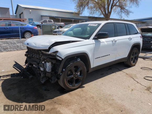 2023 Jeep Grand Cherokee Laredo z VIN 1C4RJHAG5PC520105, wystawiony jako Copart lot #50713795 z przebiegiem 15 880 mil mil oraz Szkoda całkowita • Salvage title. Historia ofert i sprzedaży dostępna na DreamBid. Obrazek 1.