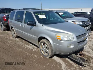 2008 Chevrolet Uplander LT w/1LT with VIN 1GNDV33108D108509, listed as a IAAI auction lot 41817837 with 206,838 mi miles. Bid and sale history available at carsss.com. Image 1.