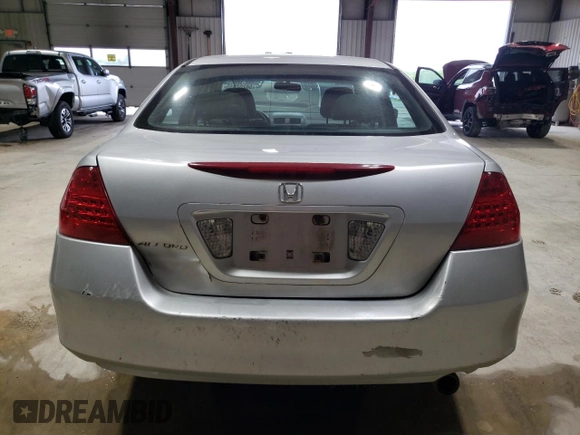 2007 Honda Accord LX z VIN 1HGCM564X7A108219, wystawiony jako Copart lot #58202915 z przebiegiem 184 839 mil mil oraz Szkoda całkowita • Salvage title. Historia ofert i sprzedaży dostępna na DreamBid. Obrazek 6.