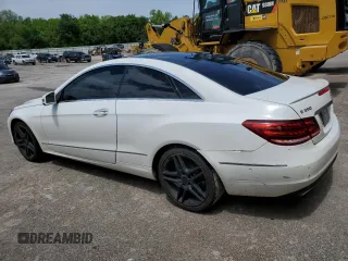 2014 Mercedes-Benz E 350 with VIN WDDKJ5KB6EF274069, listed as a Copart auction lot 54719225 with 145,088 mi miles and Clean Title. Bid and sale history available at DreamBid. Image 2.