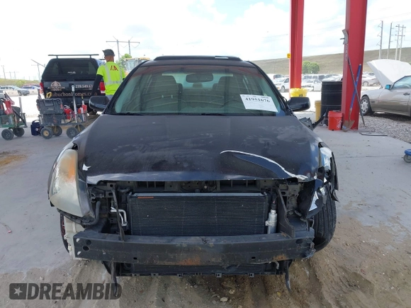 2008 Nissan Altima 2.5 S with VIN 1N4AL21EX8N542132, listed as a IAAI auction lot 41951676 with 191,791 mi miles. Bid and sale history available at carsss.com. Image 13.