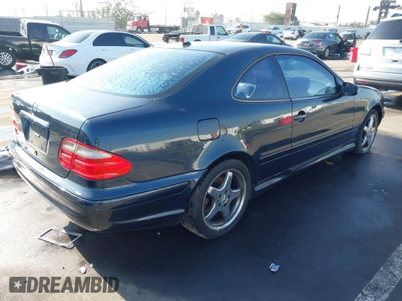 2002 Mercedes-Benz CLK 320/430 with VIN WDBLJ70G92T093794, listed as a IAAI auction lot 41239094 with 237,286 mi miles and . Bid and sale history available at DreamBid. Image 4.