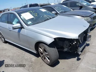 2015 Mercedes-Benz E 350 Sport с VIN WDDHF5KB9FB099983, выставлен на аукционе IAAI как лот 42053451 с пробегом 114 567 миль миль и . История ставок и продаж доступна на DreamBid. Изображение 1.