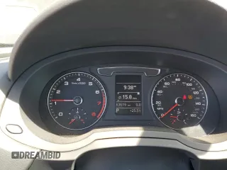 2018 Audi Q3 Premium z VIN WA1BCCFS5JR019032, wystawiony jako Copart lot #55840355 z przebiegiem 63 619 mil mil oraz Tytuł czysty. Historia ofert i sprzedaży dostępna na DreamBid. Obrazek 9.