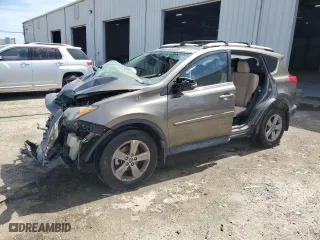 2015 Toyota RAV4 XLE with VIN JTMRFREV0FD157043, listed as a Copart auction lot 48904555 with 170,012 mi miles and Non Repairable. Bid and sale history available at carsss.com. Image 1.