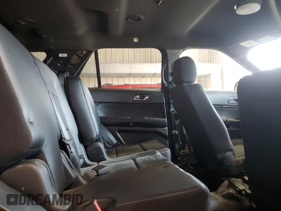 2017 Ford Police Interceptor Utility z VIN 1FM5K8AR1HGD13925, wystawiony jako Copart lot #64199685 z przebiegiem 141 995 mil mil oraz Czysty tytuł • Clean title. Historia ofert i sprzedaży dostępna na DreamBid. Obrazek 11.