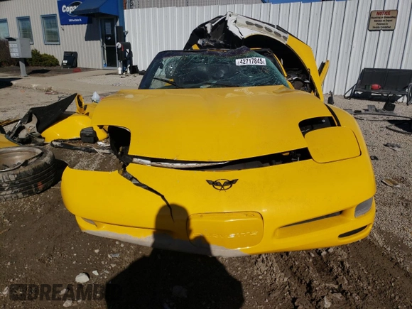 2001 Chevrolet Corvette with VIN 1G1YY22G815105755, listed as a Copart auction lot 42717845 with 0 mi miles and Non Repairable. Bid and sale history available at carsss.com. Image 5.