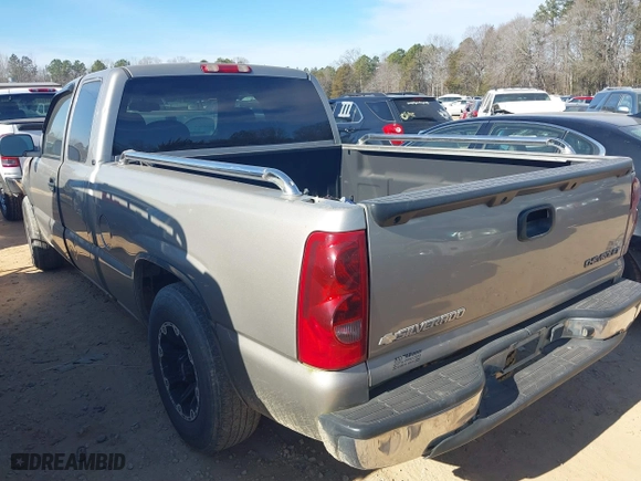 2003 Chevrolet Silverado 1500 LS with VIN 2GCEC19V631320403, listed as a IAAI auction lot 41441413 with 245,993 mi miles. Bid and sale history available at carsss.com. Image 3.